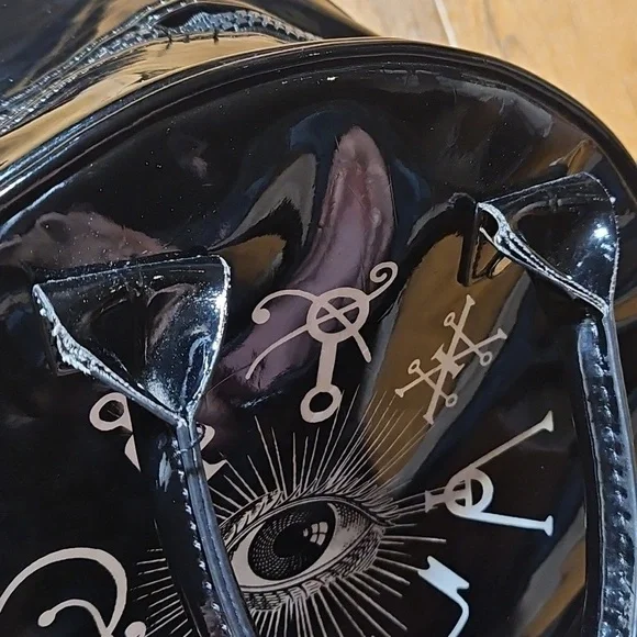 Kreepsville Eyeball Bag - Picture 14 of 14